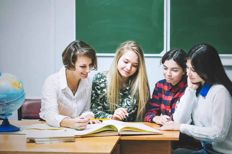 Oferta laboral como profesor de electricidad y electrónica