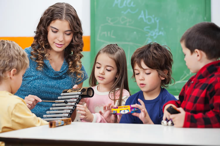 Oferta de trabajo como maestro de inglés y música en educación primaria